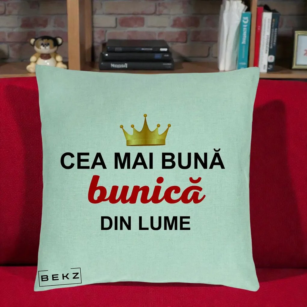 Cadou pentru Bunica - Perna Personalizata Cea Mai Buna Bunica Din Lume Coroana Aurie, 40x40 cm, Verde Menta, Husa Detasabila, Perna Inclusa, BEKZ®