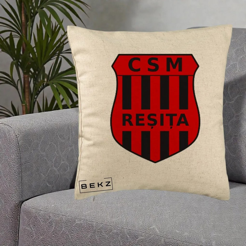 Perna Personalizata CSM Resita Fotbal, 40x40 cm, Bej, Husa Detasabila, Perna Inclusa, BEKZ®