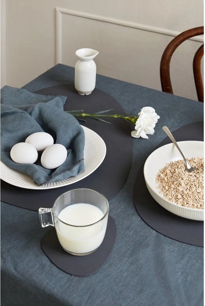 Suport pentru farfurii din piele ecologică 37x44 cm Curve L Nupo – LIND DNA