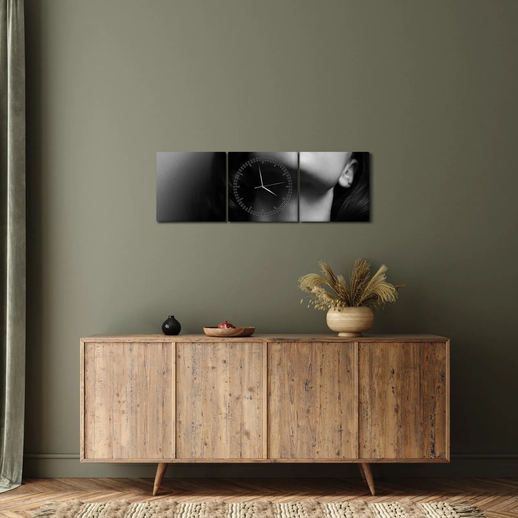 Tablou - Portretul unei femei cu ruj roșu (cu ceas) (90x30 cm)