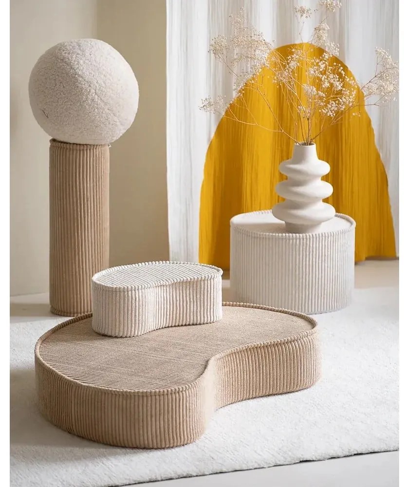 Pernă decorativă pentru copii maro deschis cu tapițerie din catifea reiată Roll – Wigiwama