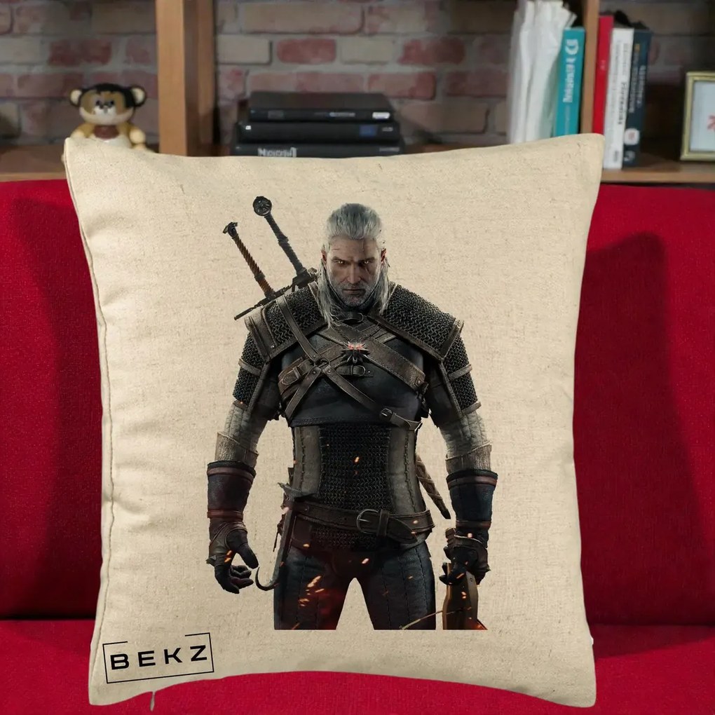 Perna Personalizata The Witcher Geralt of Rivia Portret, 40x40 cm, Bej, Husa Detasabila, Perna Inclusa, BEKZ®