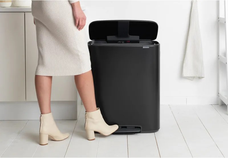 Coș Brabantia Bo Pedal 1003185, 60 L, închidere ușoară, bază antiderapantă, negru