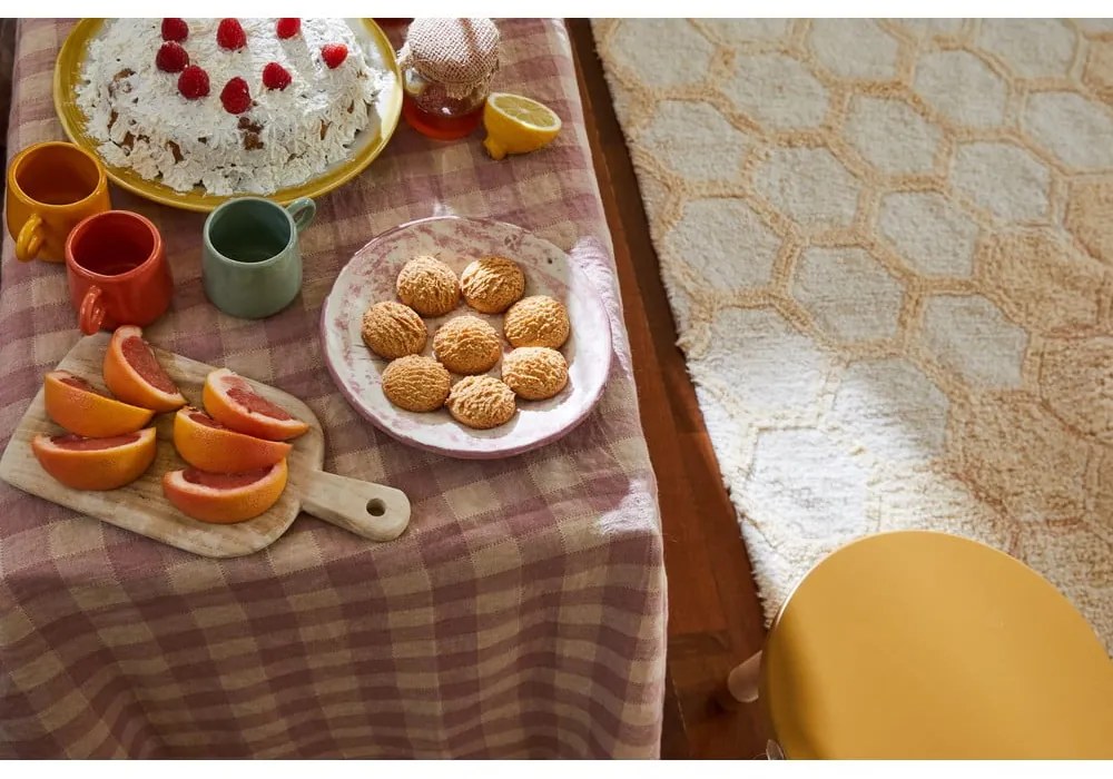 Covor galben ocru lavabil/țesut manual din bumbac 140x200 cm Sweet Honey – Lorena Canals