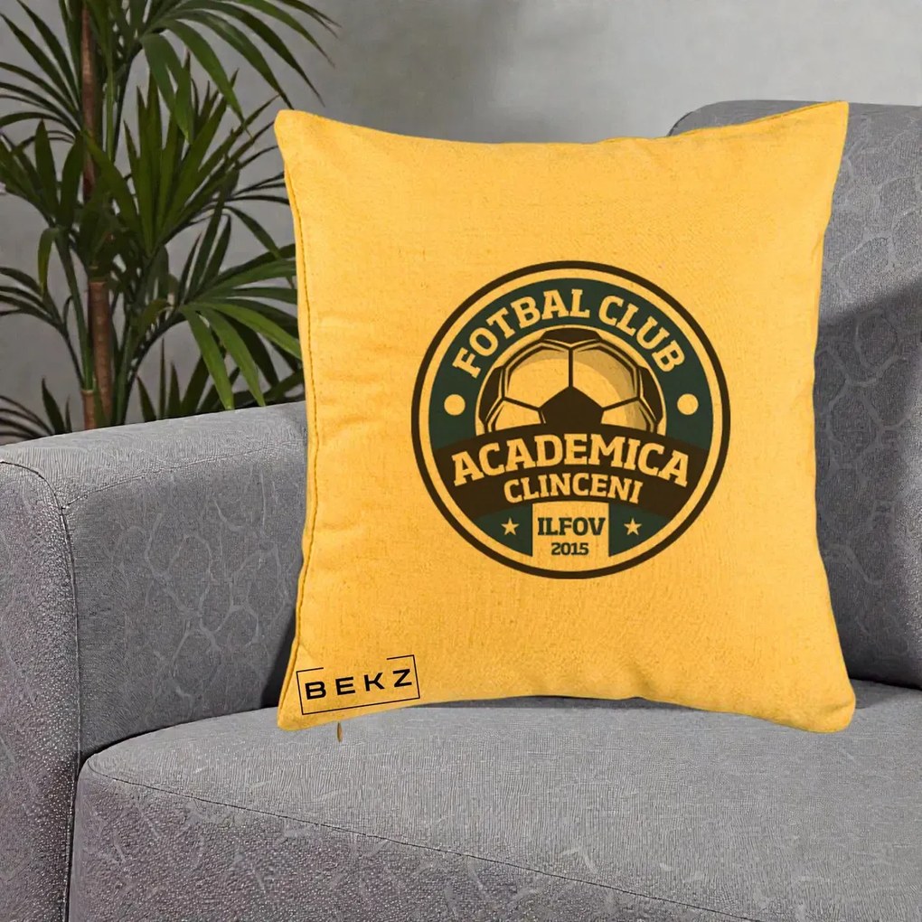 Perna Personalizata Academica Clinceni Fotbal Club, 40x40 cm, Galben, Husa Detasabila, Perna Inclusa, BEKZ®