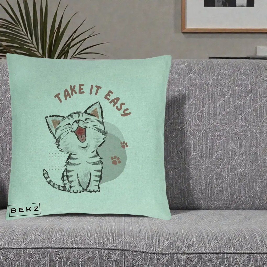Perna Personalizata Take It Easy Cat, 40x40 cm, Verde Menta, Husa Detasabila, Perna Inclusa, BEKZ®