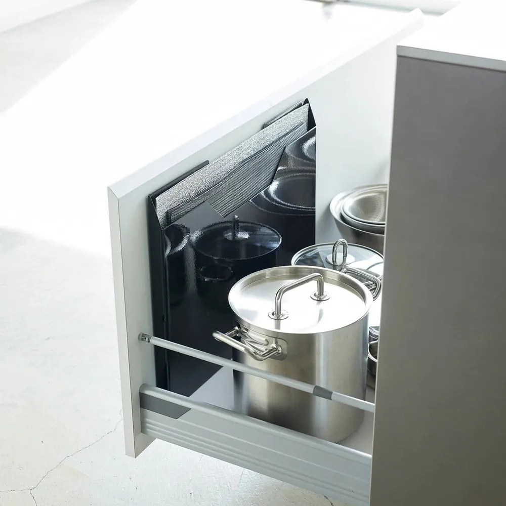 Organizator pentru suporturi de farfurii autoadeziv din metal Tower – YAMAZAKI