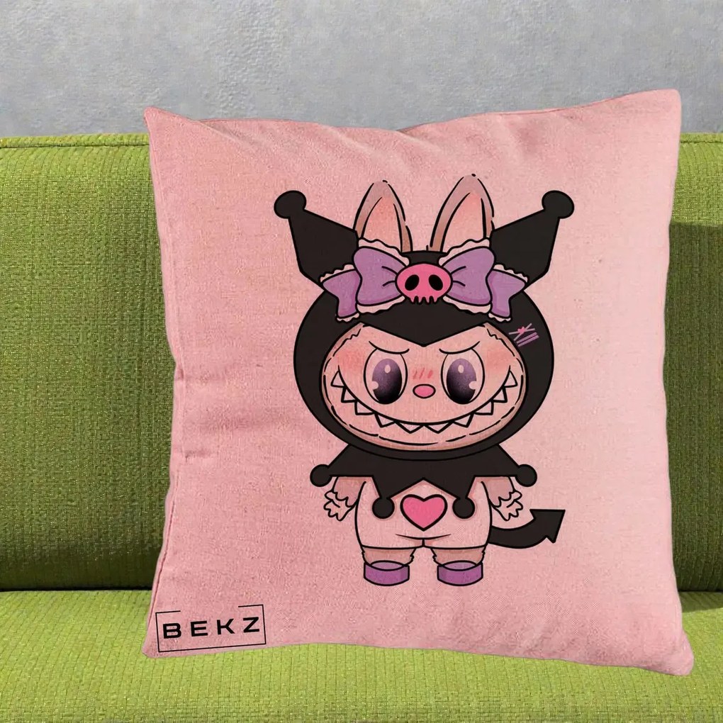 Perna Personalizata Labubu x Kuromi, 40x40 cm, Roz, Husa Detasabila, Perna Inclusa, BEKZ®