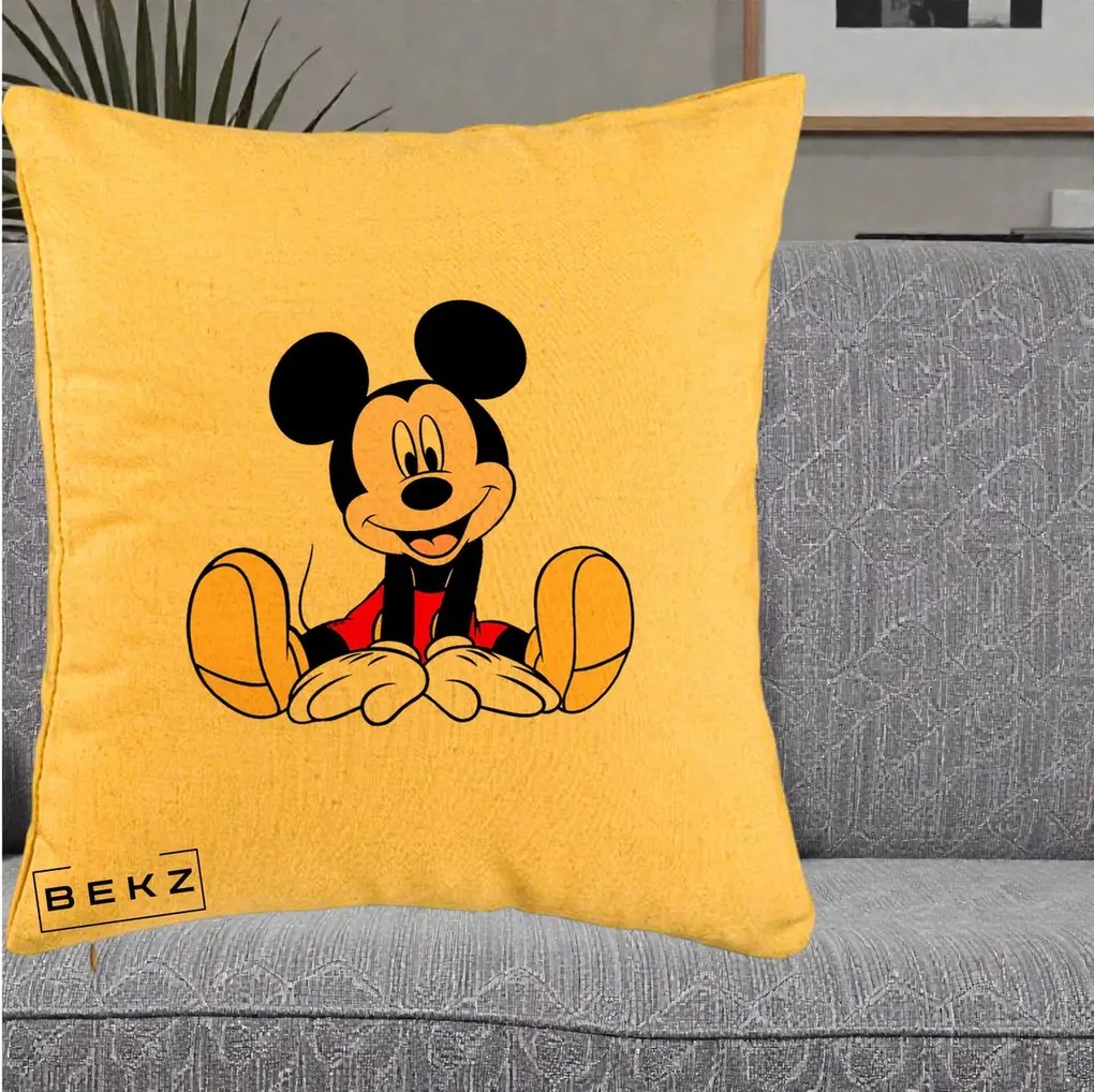 Perna Personalizata Mickey Mouse Relaxat, 40x40 cm, Galben, Husa Detasabila, Perna Inclusa, BEKZ®