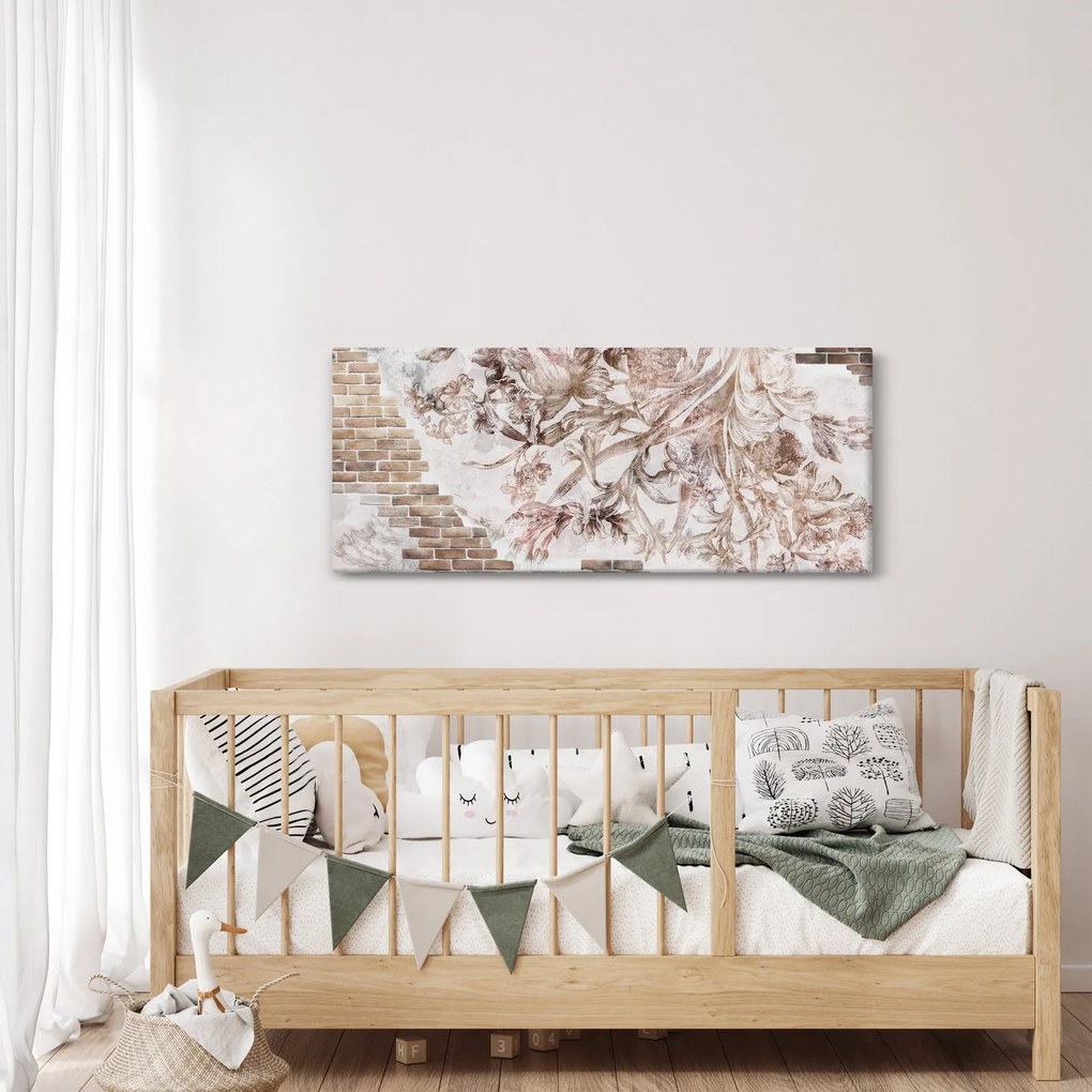 Tablou - Frescă florală pe un perete de cărămidă (120x50 cm)