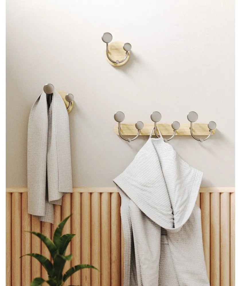 Cuier de perete alb/în culoare naturală din aluminiu Melody – Umbra