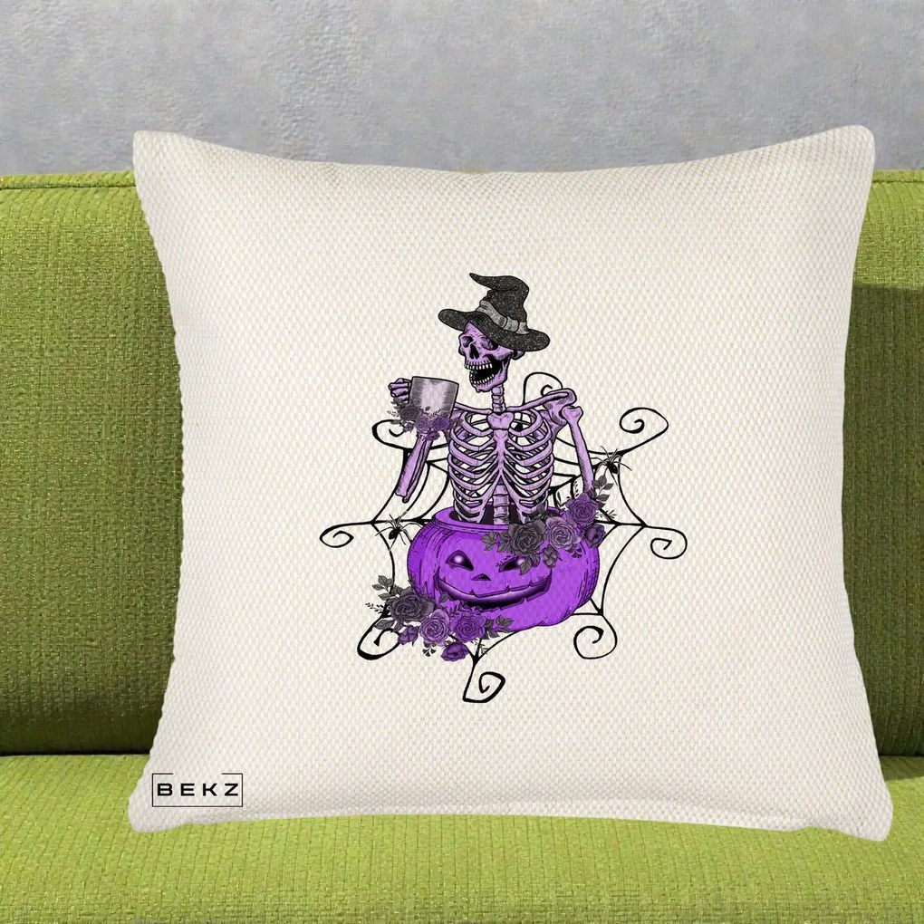 Perna Decorativa Schelet Vrajitor cu Dovleac Violet Halloween, 40x40 cm, Crem Reliefat, Husa Detasabila, Perna Inclusa, BEKZ®