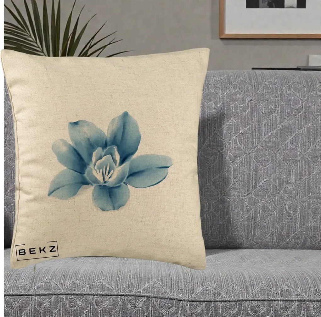 Perna Decorativa Magnolie Albastra Acuarela, 40x40 cm, Bej, Husa Detasabila, Perna Inclusa, BEKZ®