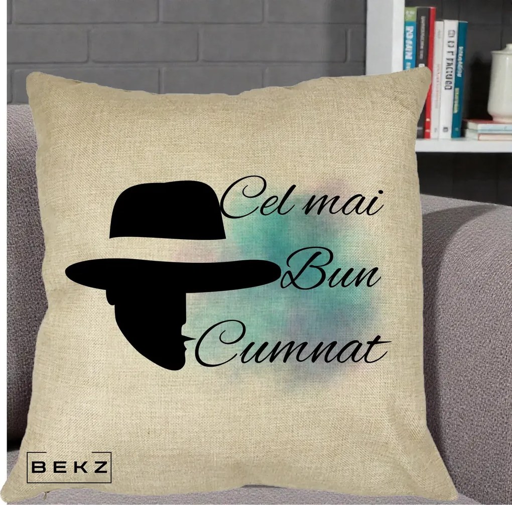 Cadou pentru Cumnat - Perna Personalizata Cel mai Bun Cumnat cu Silueta Palarie si Pete Teal-Roz, 40x40 cm, Crem, Husa Detasabila, Perna Inclusa, BEKZ®