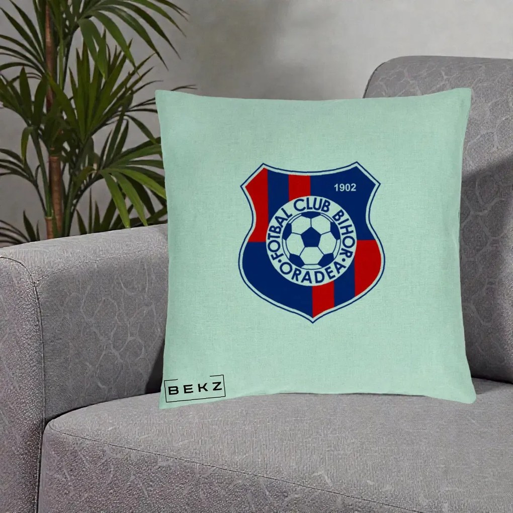 Perna Personalizata FC Bihor Oradea 1902 Fotbal, 40x40 cm, Verde Menta, Husa Detasabila, Perna Inclusa, BEKZ®