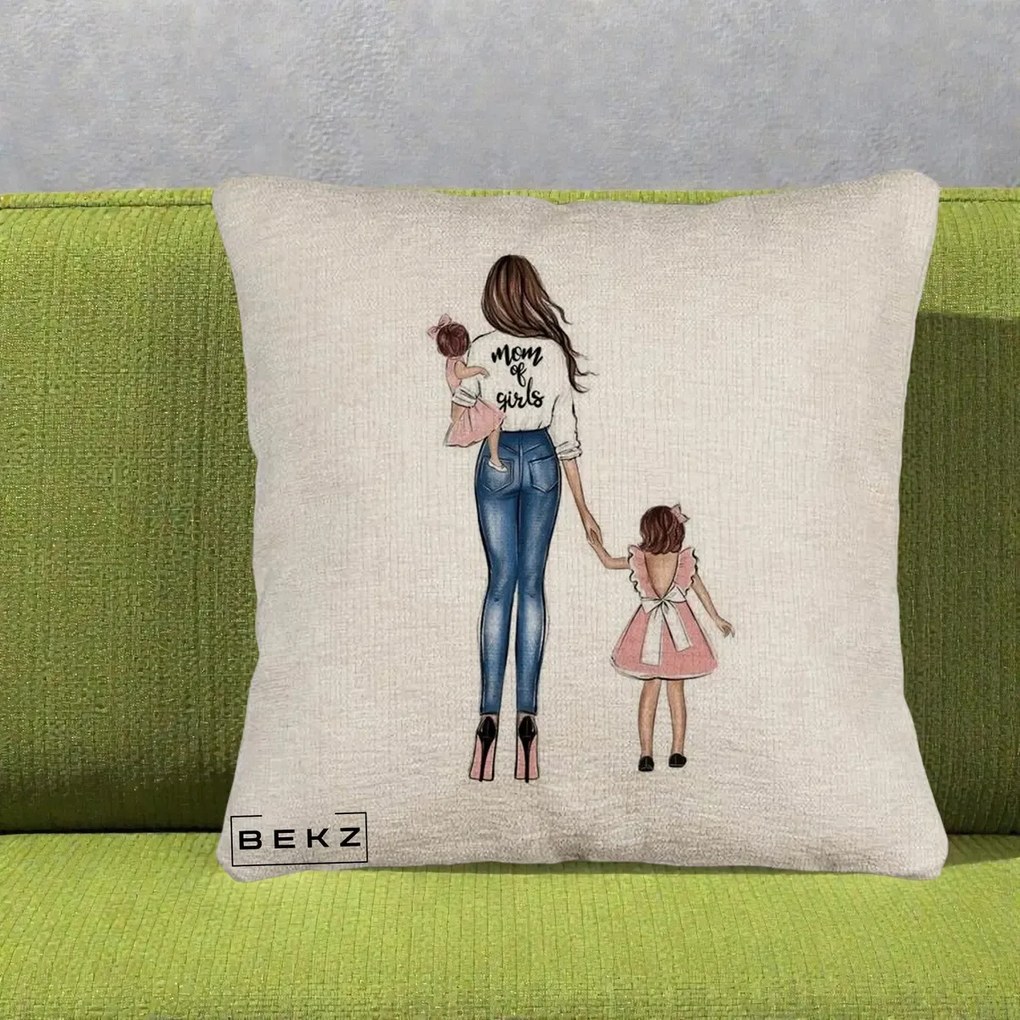 Cadou pentru Mama - Perna Personalizata Mom of Girls Mama cu Fetele, 40x40 cm, Bej Canapea, Husa Detasabila, Perna Inclusa, BEKZ®