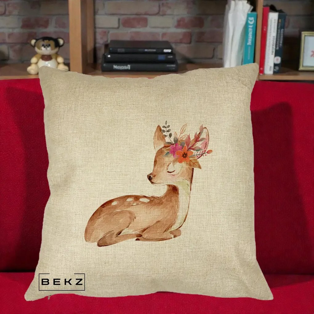 Perna Decorativa Caprioara cu Flori in Coama, 40x40 cm, Crem, Husa Detasabila, Perna Inclusa, BEKZ®