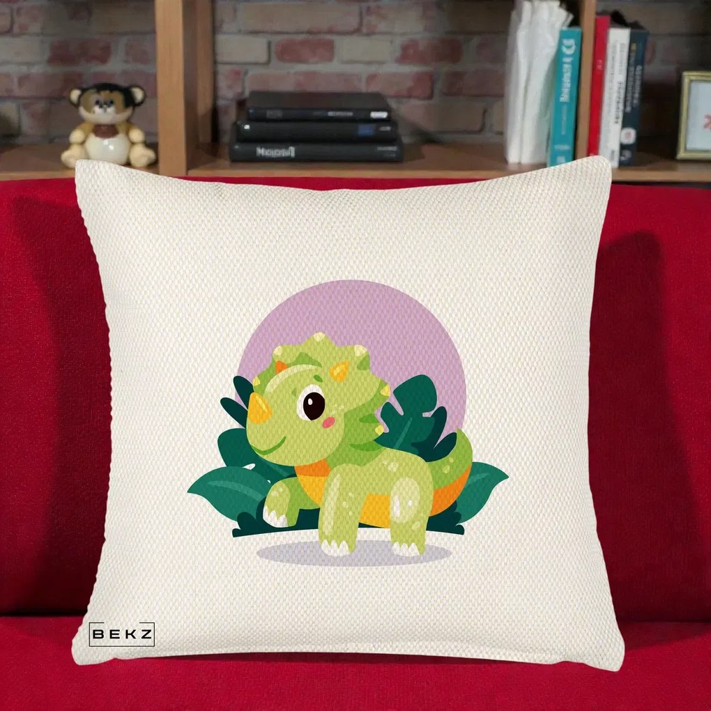 Perna Decorativa Triceratops Kawaii Verde, 40x40 cm, Crem Reliefat, Husa Detasabila, Perna Inclusa, BEKZ®