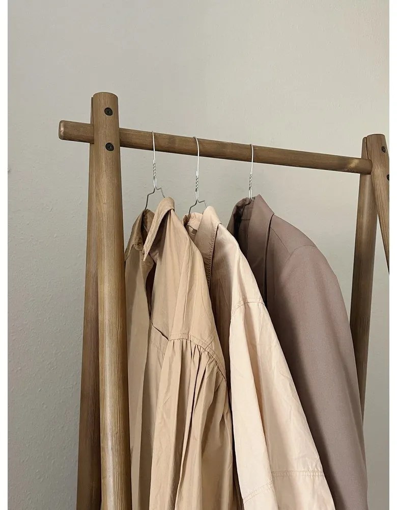Suport pentru haine maro din lemn de pin Hongi – Karup Design