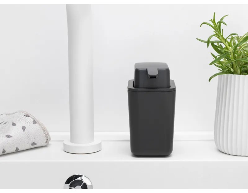 Dozator pentru sapun lichid Brabantia SinkSide 1003313, 250 ml, Curatare usoara, Baza de cauciuc, Gri inchis