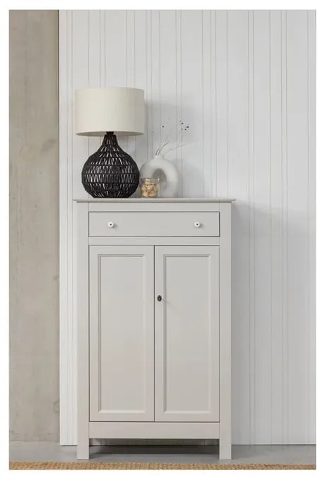 Comodă gri deschis înaltă din lemn de pin cu încuietoare 93x150 cm Eva – WOOOD