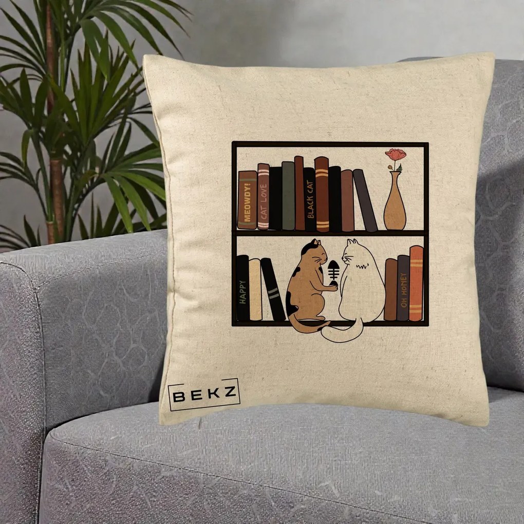 Perna Personalizata Pisici si Carti pe Raft, 40x40 cm, Bej, Husa Detasabila, Perna Inclusa, BEKZ®
