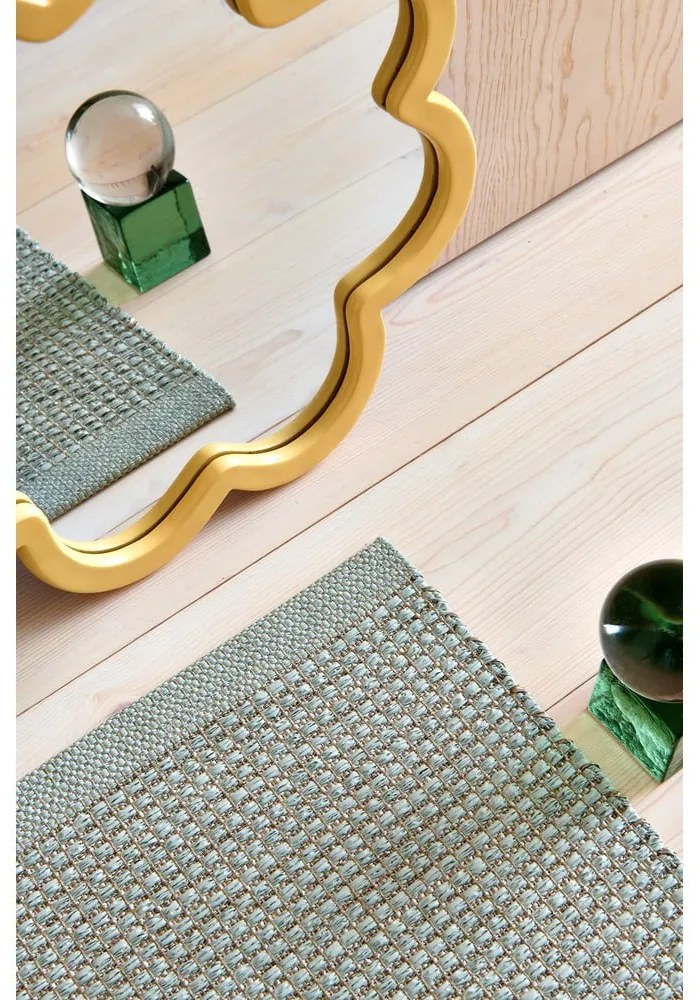 Covor tip traversă pentru interior și exterior verde deschis 70x180 cm Emm Sage – Pappelina