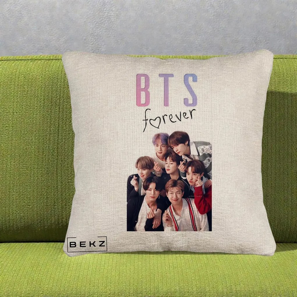 Perna Personalizata K-pop BTS Forever cu Foto Grup Negru, 40x40 cm, Bej Canapea, Husa Detasabila, Perna Inclusa, BEKZ®