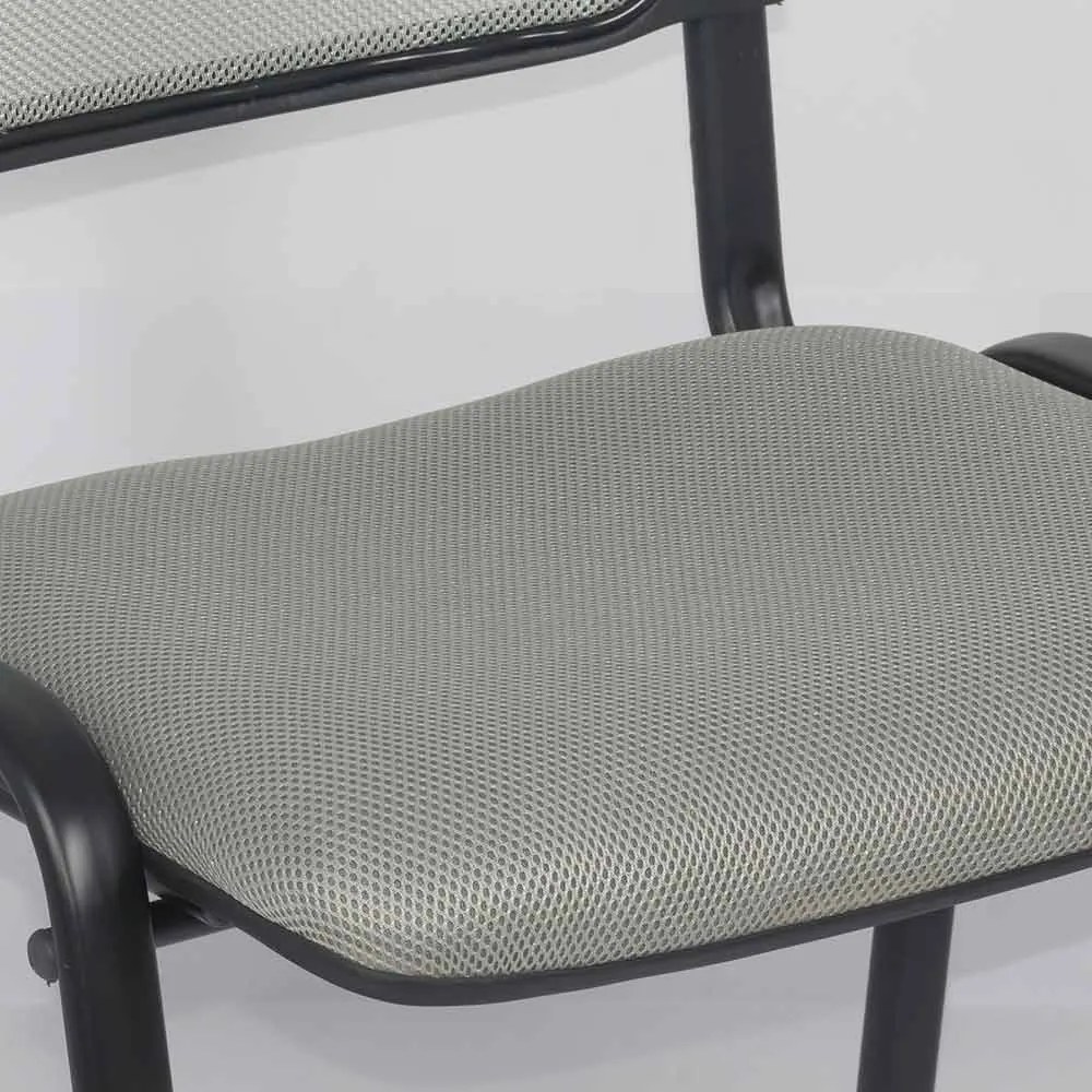 Scaun conferință gri cu șezut ergonomic buretat si spătar mesh ventilat și cadru metalic HRC 600