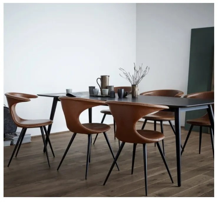 Scaun din piele artificială DAN-FORM Denmark Flair, maro