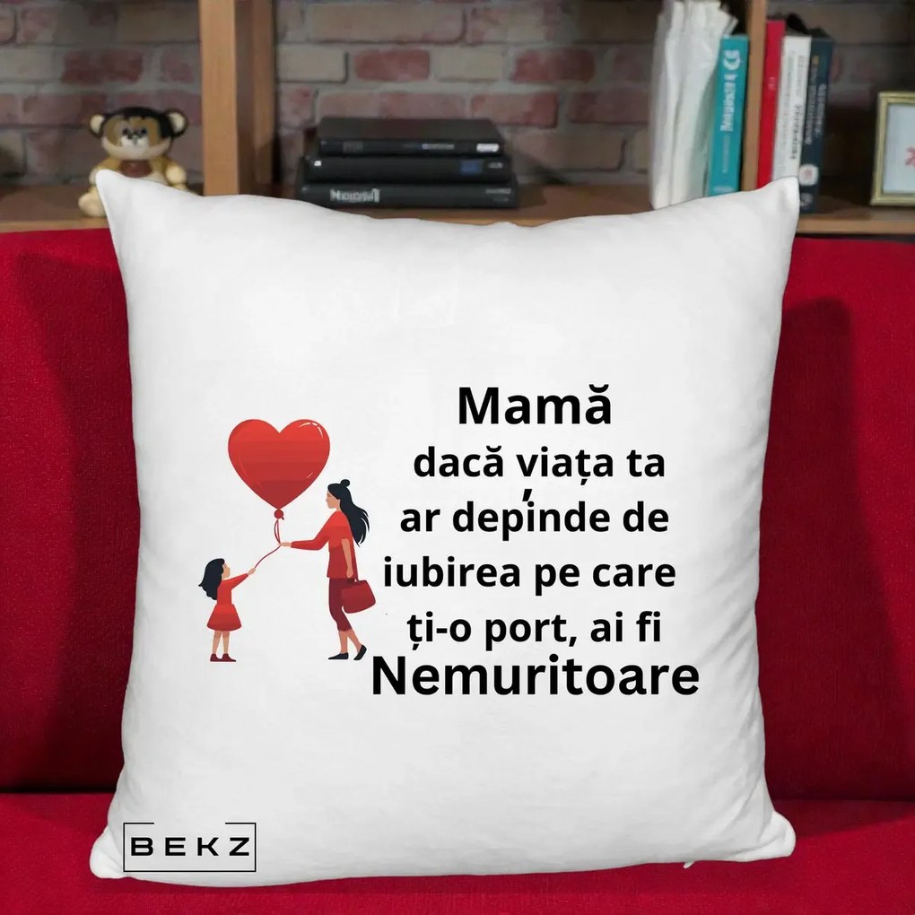 Cadou pentru Mama - Perna Personalizata Mama Nemuritoare cu Bebelus Kawaii, 40x40 cm, Alb Pufos, Husa Detasabila, Perna Inclusa, BEKZ®