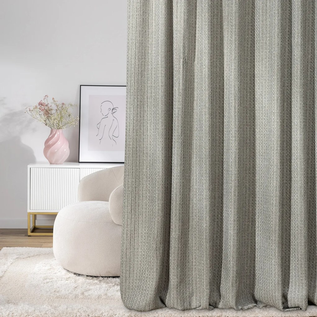 Perdea cu bandă de pliuri