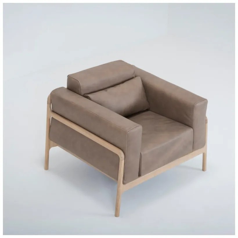 Fotoliu din piele bovină cu structură din lemn masiv de stejar Gazzda Fawn, maro deschis