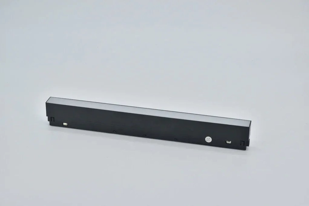 Banda LED Șină Magnetică Negru, 12W – Design Încastrat Cu Lumină Neutră, Potrivită Pentru Iluminat Elegant