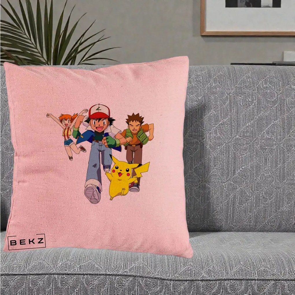 Perna Personalizata Pokemon Ash Misty Brock si Pikachu, 40x40 cm, Roz, Husa Detasabila, Perna Inclusa, BEKZ®