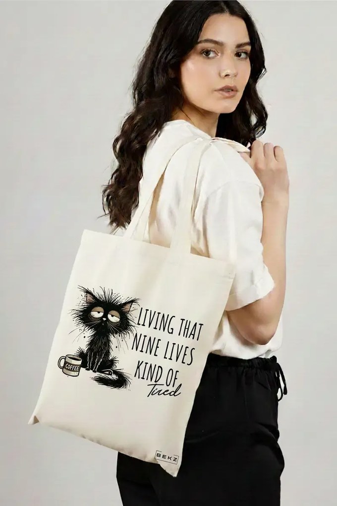 Sacosa de Panza pentru Cumparaturi, Geanta Tote, model Living that nine lives Kind of tired 38 x 34.5 cm, Alba, BEKZ®