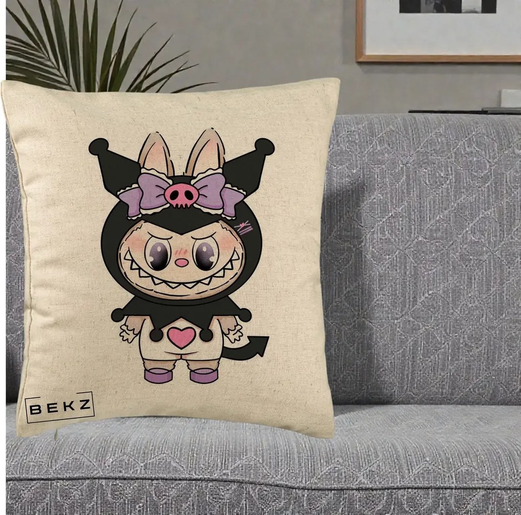 Perna Personalizata Labubu x Kuromi, 40x40 cm, Bej, Husa Detasabila, Perna Inclusa, BEKZ®