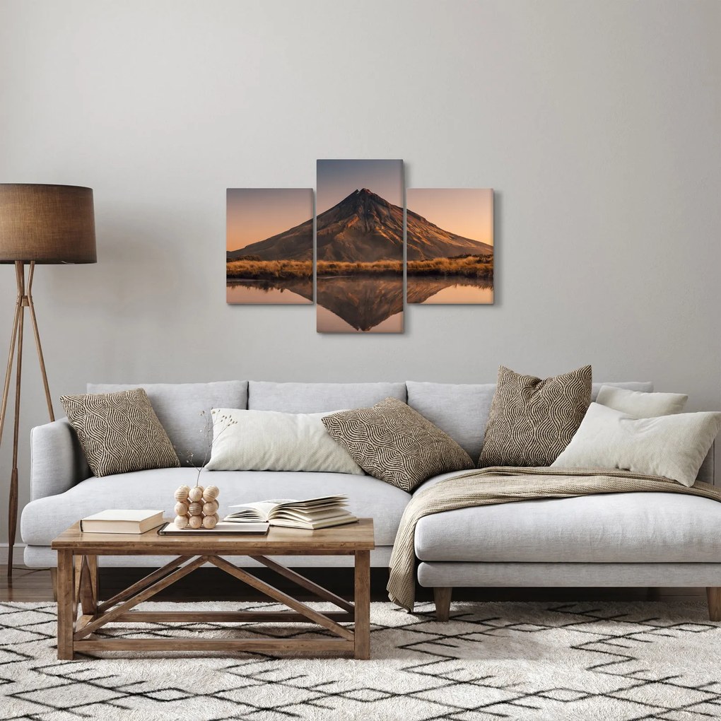 Tablou oglindirea muntelui Taranaki, Noua Zeelanda (90x60 cm)