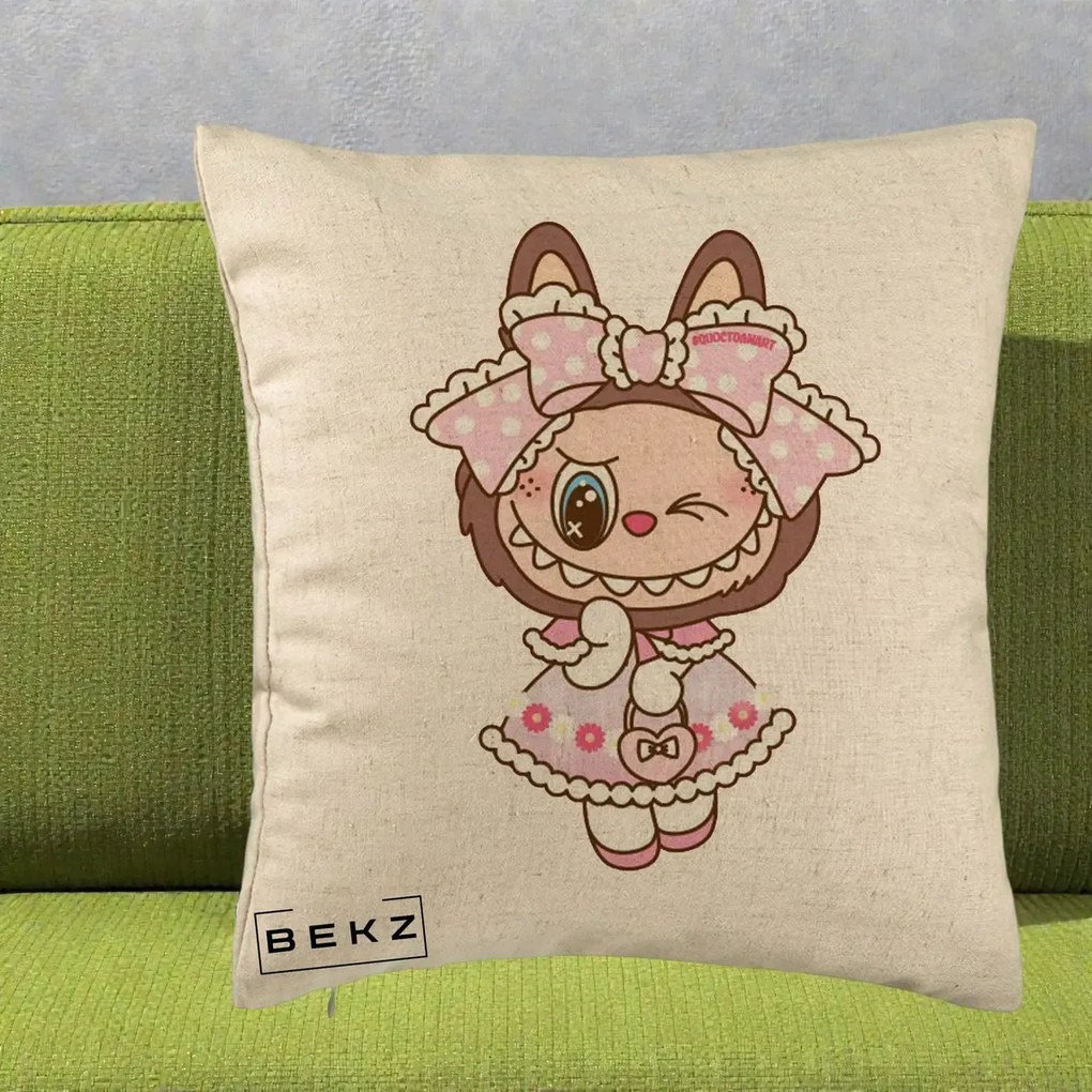 Perna Personalizata Labubu Lolita Roz cu Dantela, 40x40 cm, Bej, Husa Detasabila, Perna Inclusa, BEKZ®