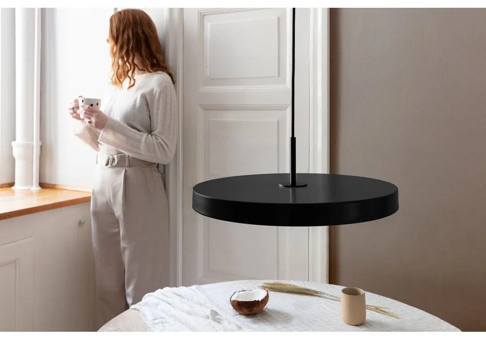 Lustră neagră LED cu intensitate reglabilă cu abajur din metal ø 43 cm Asteria Plus Medium – UMAGE