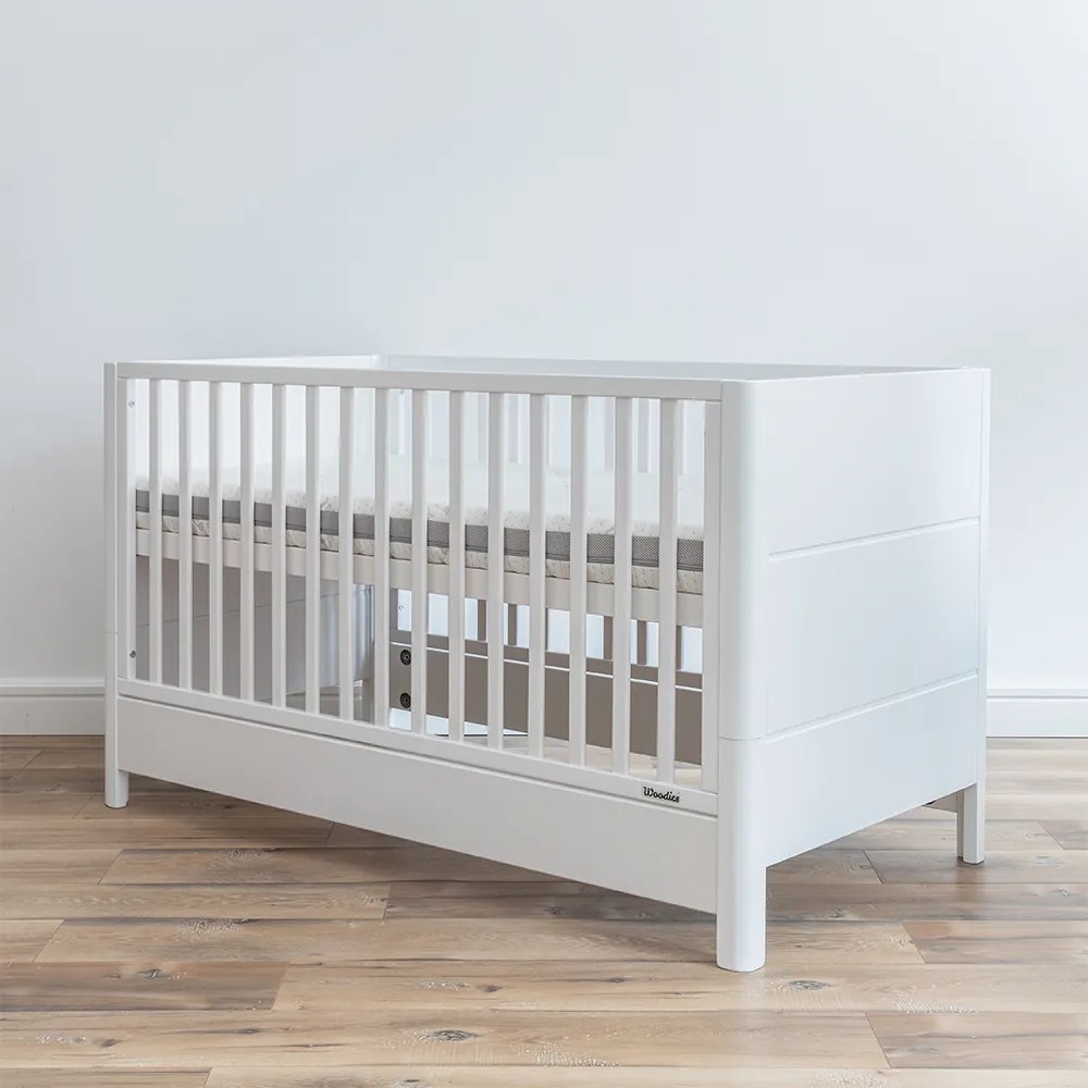 Patut din lemn masiv, transformabil pentru bebe si junior, Smooth 140 x 70 cm