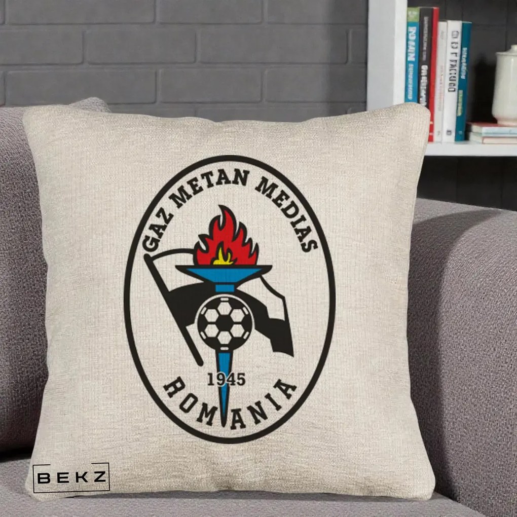 Perna Personalizata Gaz Metan Medias 1945 Fotbal, 40x40 cm, Bej Canapea, Husa Detasabila, Perna Inclusa, BEKZ®