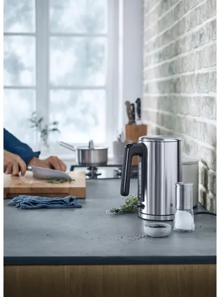 Fierbător de apă LONO 1,6l 2400W/230V crom