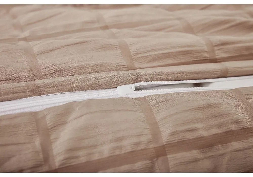 Lenjerie de pat maro din țesătură crep pentru pat de o persoană 140x200 cm Naomi – My House