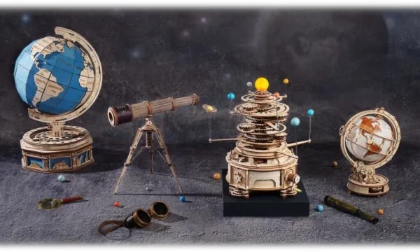 RoboTime - puzzle mecanic 3D din lemn Planetariu