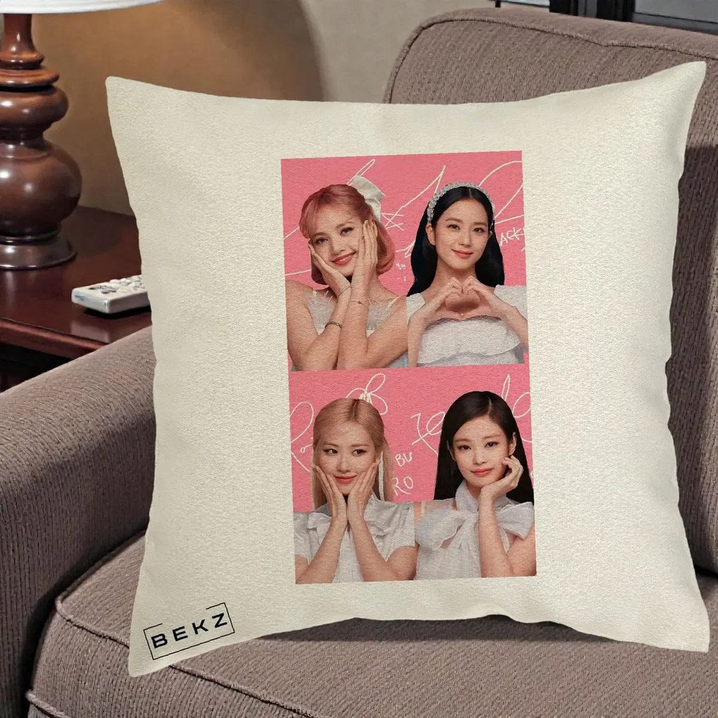Perna Personalizata K-pop BLACKPINK Colaj Roz, 40x40 cm, Ecru, Husa Detasabila, Perna Inclusa, BEKZ®