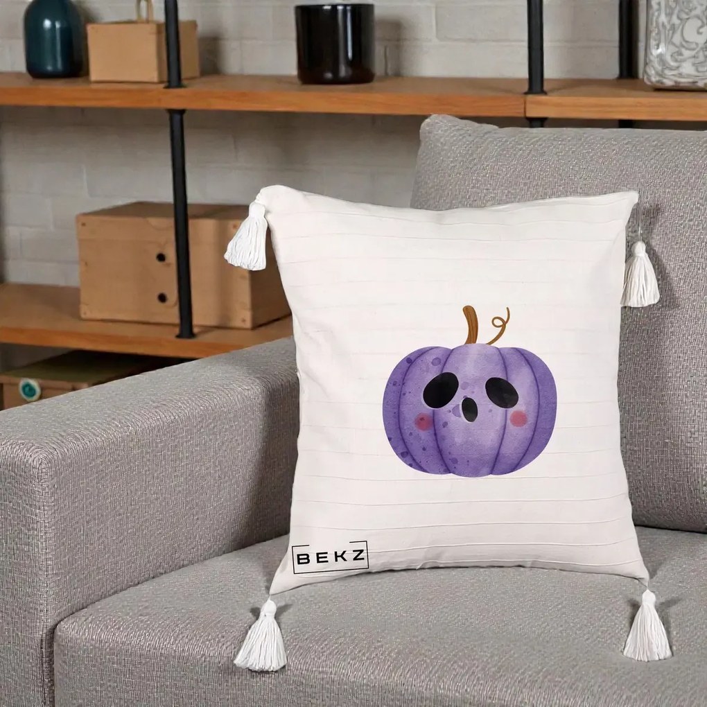 Perna Decorativa Dovleac Halloween Mov Kawaii, 40x40 cm, Bej cu Franjuri, Husa Detasabila, Perna Inclusa, BEKZ®
