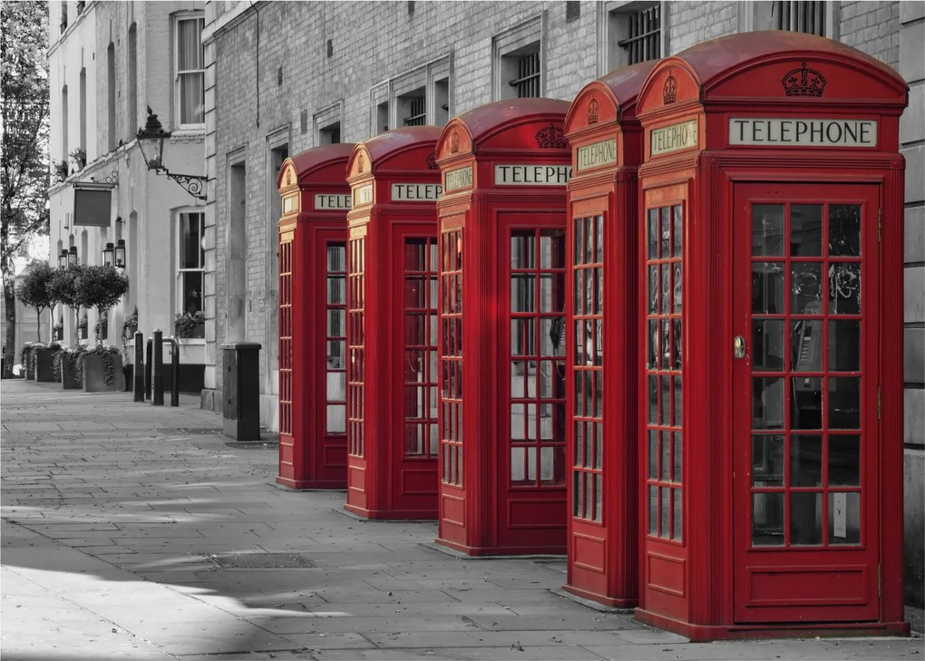 Tablou pe sticlă - Cutii telefonice din Londra (70x50 cm)