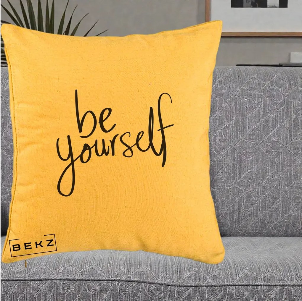 Perna Decorativa Be Yourself Caligrafie Neagra, 40x40 cm, Galben, Husa Detasabila, Perna Inclusa, BEKZ®