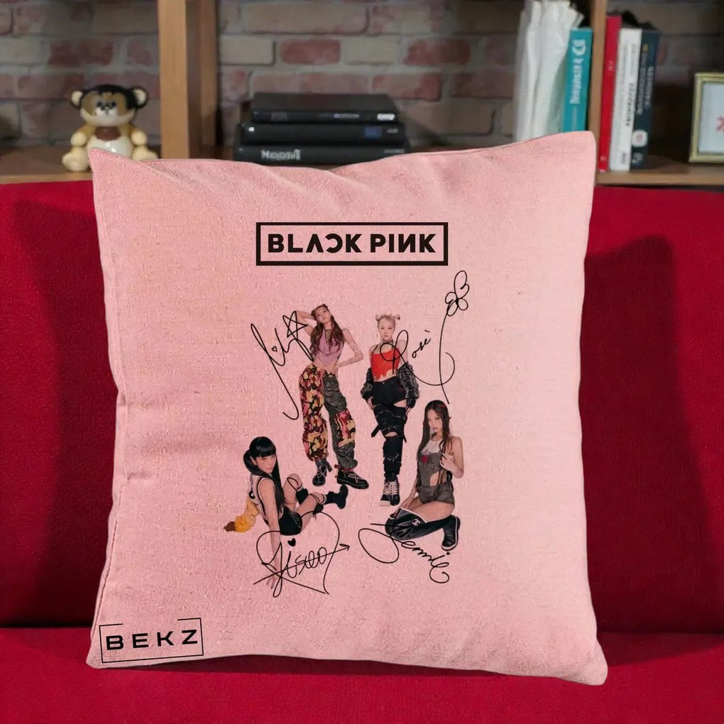 Perna Personalizata K-pop BLACKPINK Fotografie Grup Autografe Toate Membre, 40x40 cm, Roz, Husa Detasabila, Perna Inclusa, BEKZ®